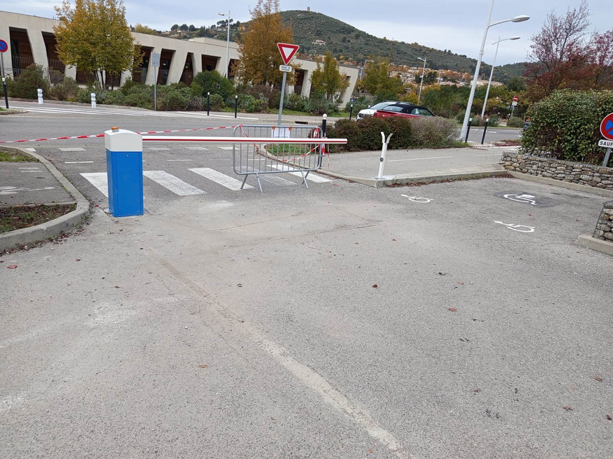 Installation en cours — Hôpital de Manosque
