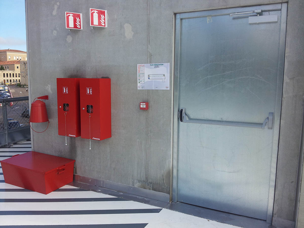 Sécurité incendie et accès pompiers — Parking Faculté Aix